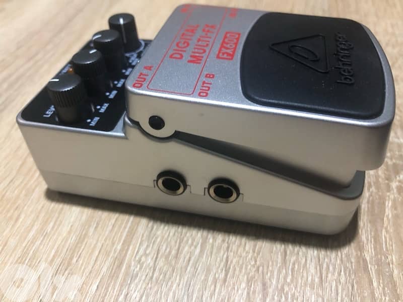 Behringer FX600 Multi Effects Pedal 3
