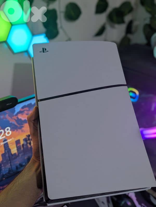 PS5 SLIM DIGITAL EDITION WITH 2 CONTROLLERS 1