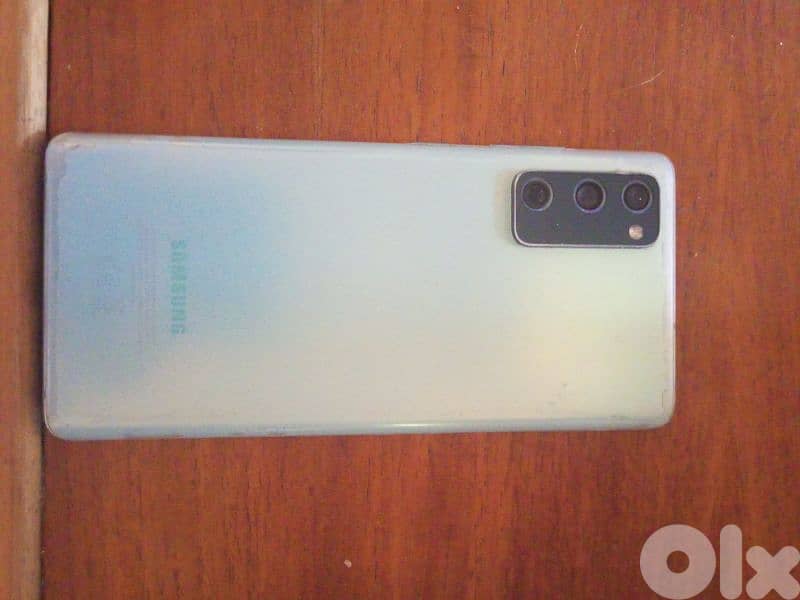 Samsung S20 FE 1
