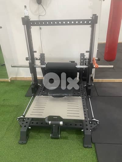 hip thrust machine