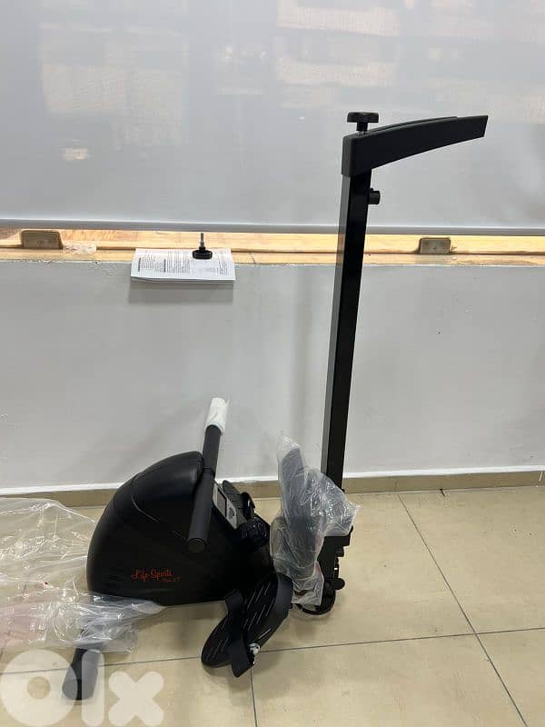 Rowing machine مكنة رياضة 1