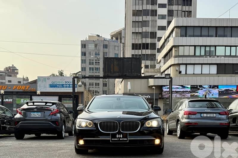 BMW 750 Very clean!! 0