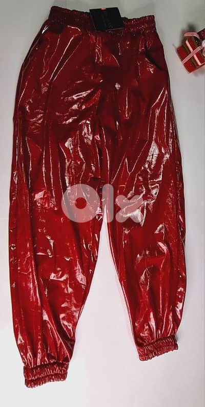 بنطلون جلد احمر لميع