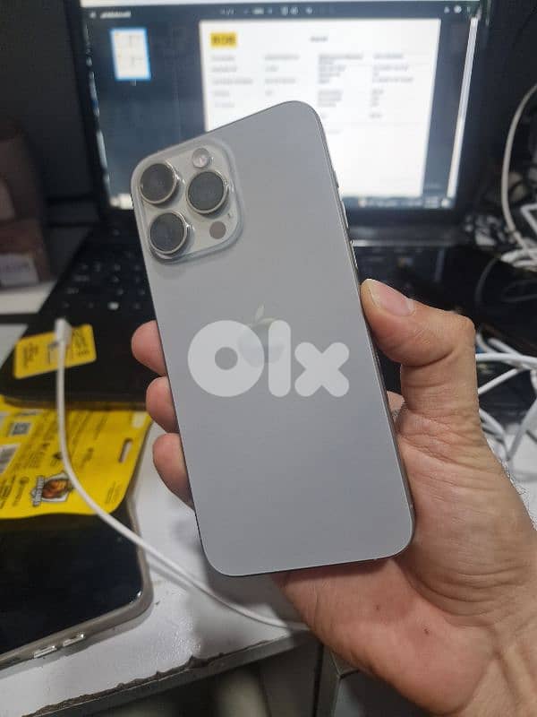 15 pro max very clean like new 0