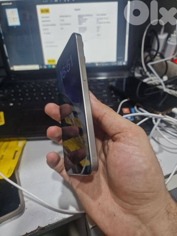 15 pro max very clean like new 1