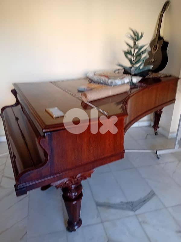 عوكر ،قرب السفارة الأميركية وحاجز الجيش. مبنى الرهبنة الانطونية 1