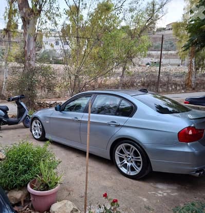 BMW 3-Series 2011 328i