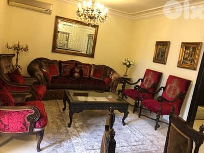 صالون للبيع