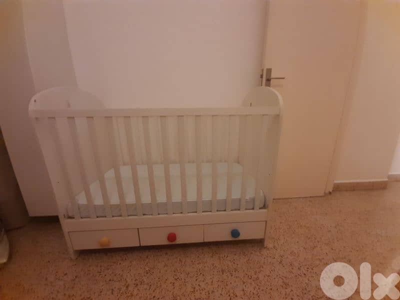 crib with mattress 0