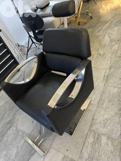 Makeup/beauty recliner chair