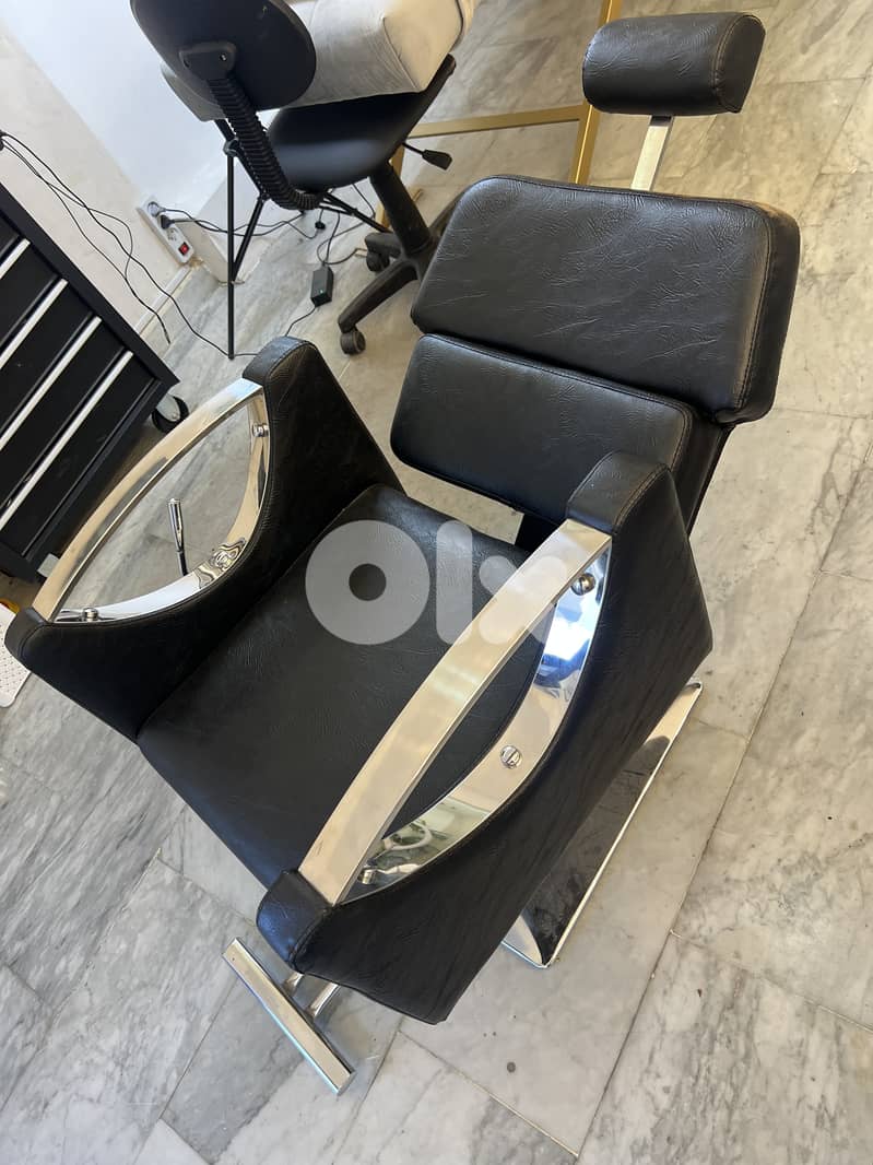 Makeup/beauty recliner chair 2