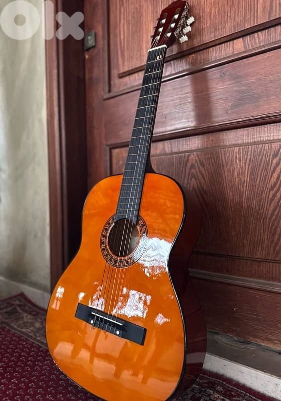 *غيتار Green Land الخشبي (كلاسيكي – صوت ناعم وعميق):* 0