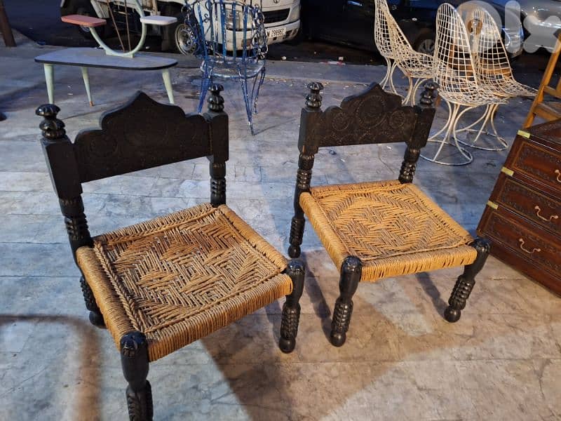 كراسي عدد٢ شرقي مميز ناعم انتيك شغل فني رائع جدا 0