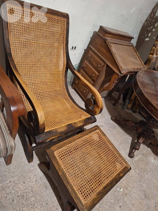 كنب فوتوي مع بنكات تقشيش يدوي مصنوعة من خشب الجوز رائعة جدا 1