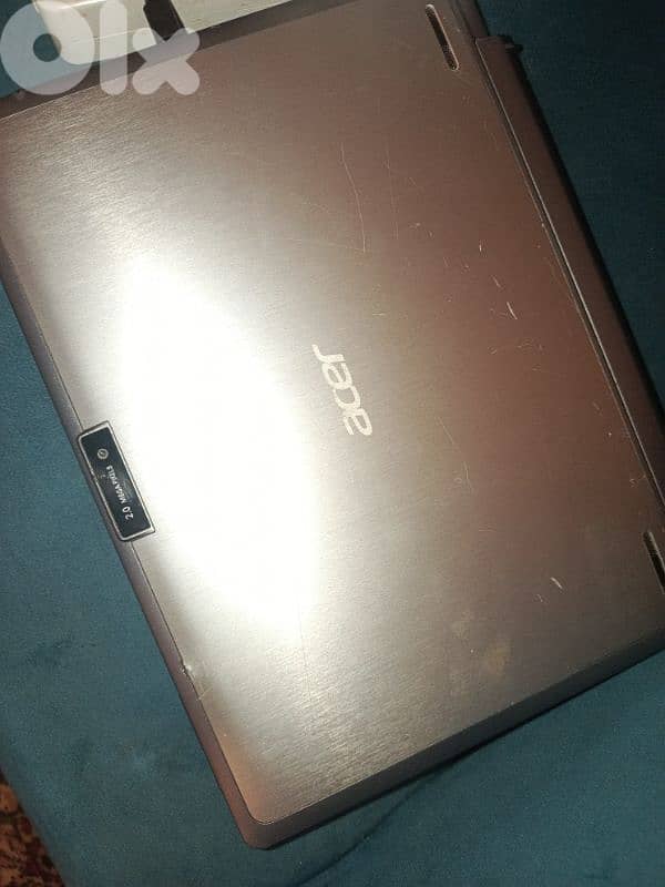 2 ipad and minilaptop and iphone 8 1