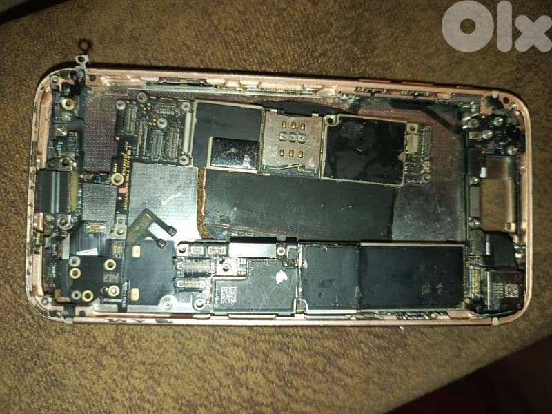 2 ipad and minilaptop and iphone 8 2