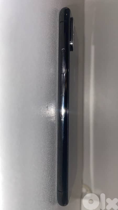 cheapest iphone in lebanon & very clean 2