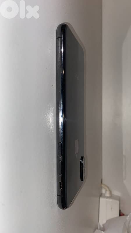 cheapest iphone in lebanon & very clean 4