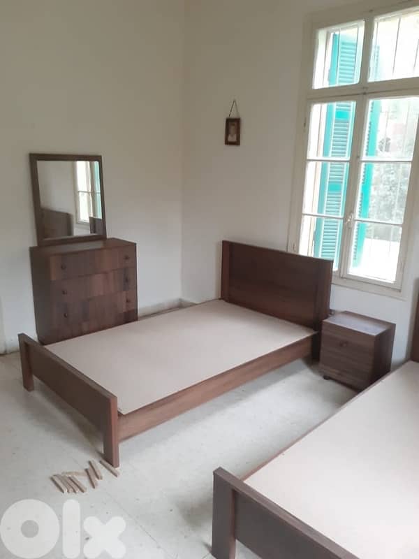 تخت مفرد ونص مع شفنيرة جديدة من المعمل بافضل الاسعار 0