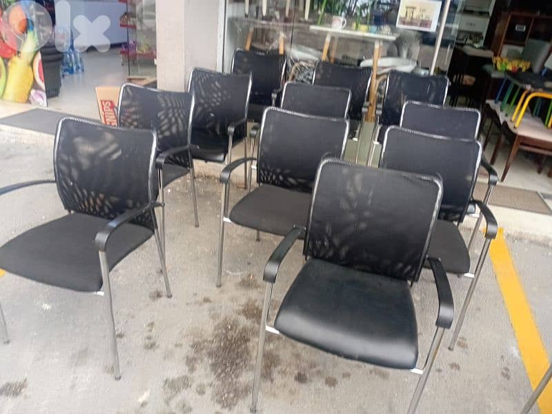 طاولات كراسي اوروبي شبه جديد 0