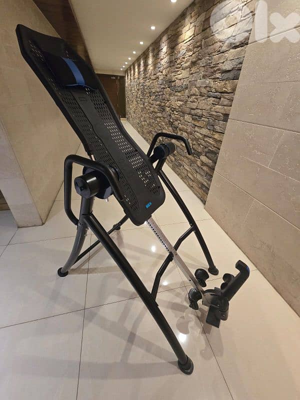 Like-New,  SPEENA BACK PAIN RELIEVER-CHANGEABLE GEARS 3