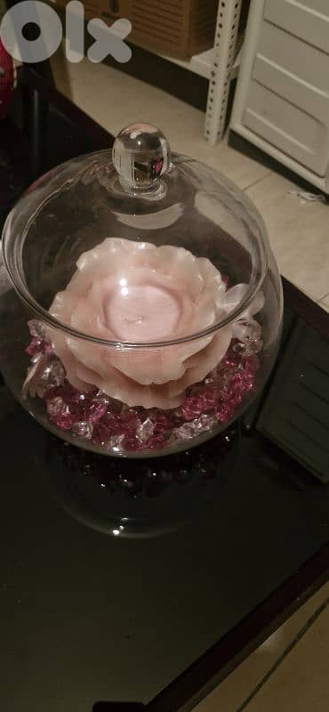 Antique_Table And Vase 1