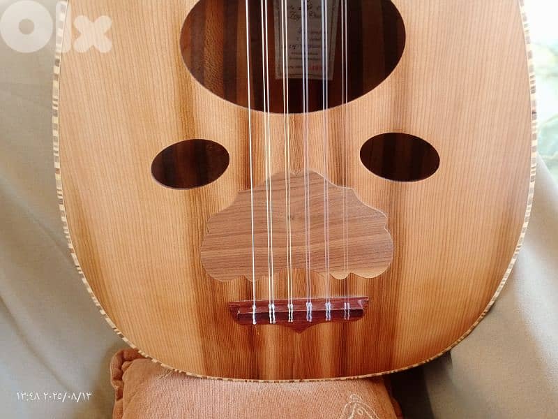 عود جميل جدا ممتاز  بسعر مناسب ومخفض جدا انتزوا الفرصة 4