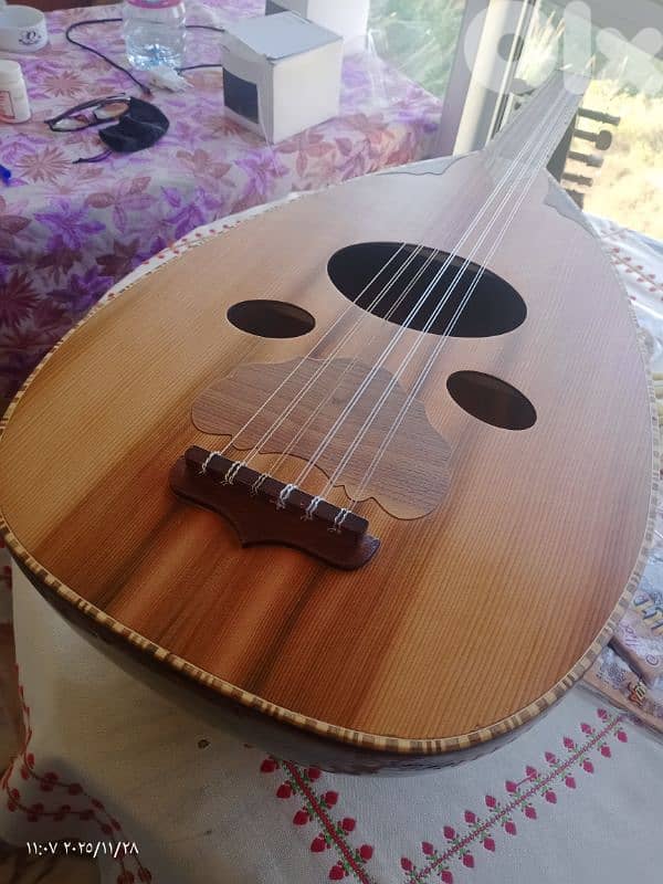 عود جميل جدا ممتاز  بسعر مناسب ومخفض جدا انتزوا الفرصة 9