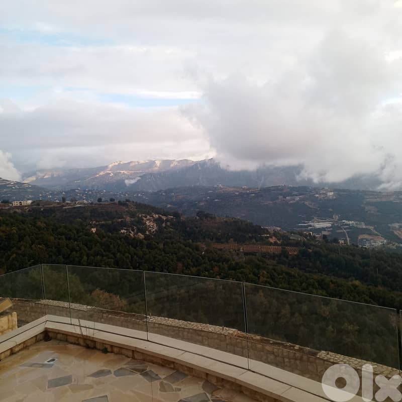 Villa For Sale In Annaya - فيلا للبيع في عنايا 0