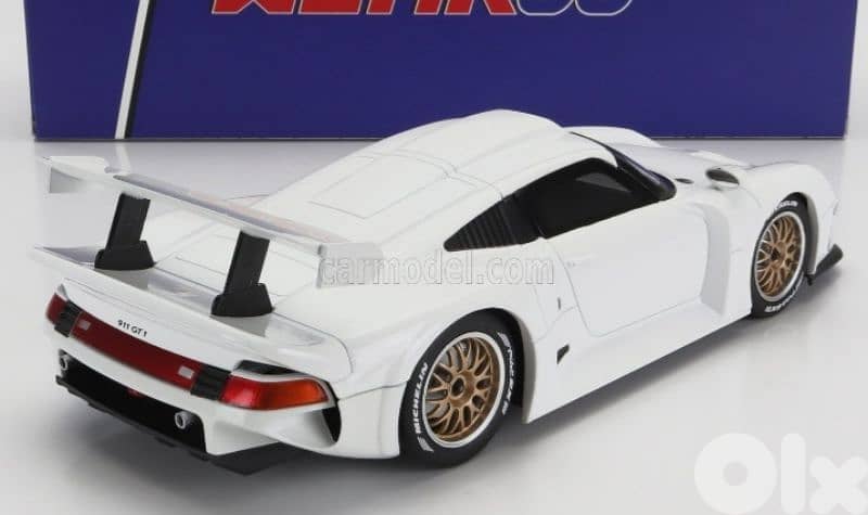 Porsche 911 GT1 1996 diecast car model 1;18 4