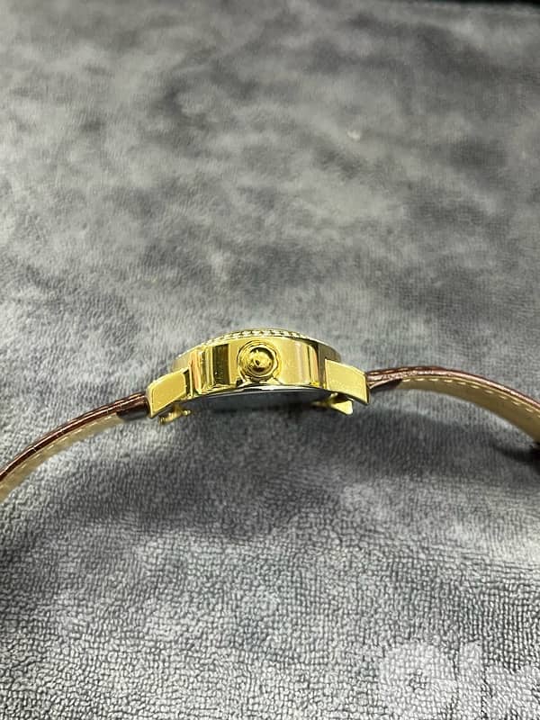 ساعة يد نسائية ROVINA 4