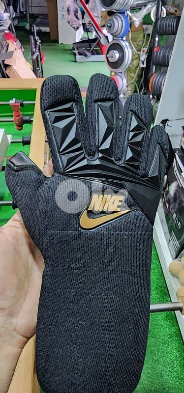 Football Gloves Geo Gym Equipment معدات رياضية متنوعة 0