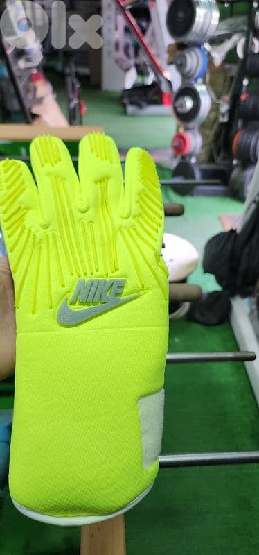 Football Gloves Geo Gym Equipment معدات رياضية متنوعة 8