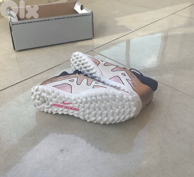 Grab It Now! Perfect Football shoes Nike Vapor 15 TF 2