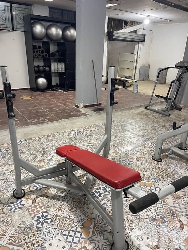 Dicline bench press like new 1