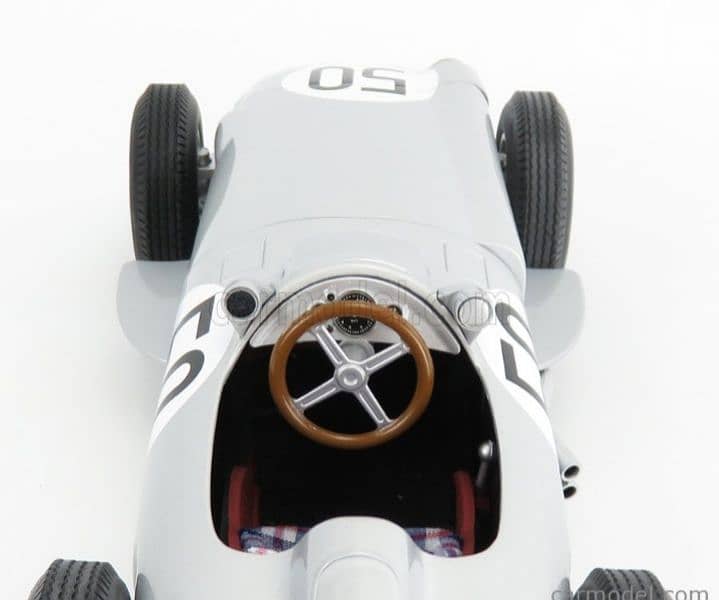 Mercedes F1 W196 (British GP 1955) diecast car model 1;18 4