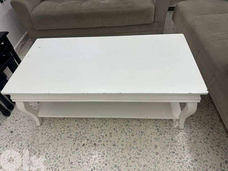 طاولة نص لصالون كتير مرتبة وحلوة 0