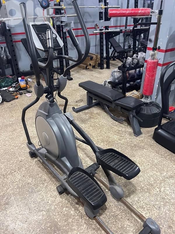 Spirit elliptical like new heavy duty hold up to 140kg 1