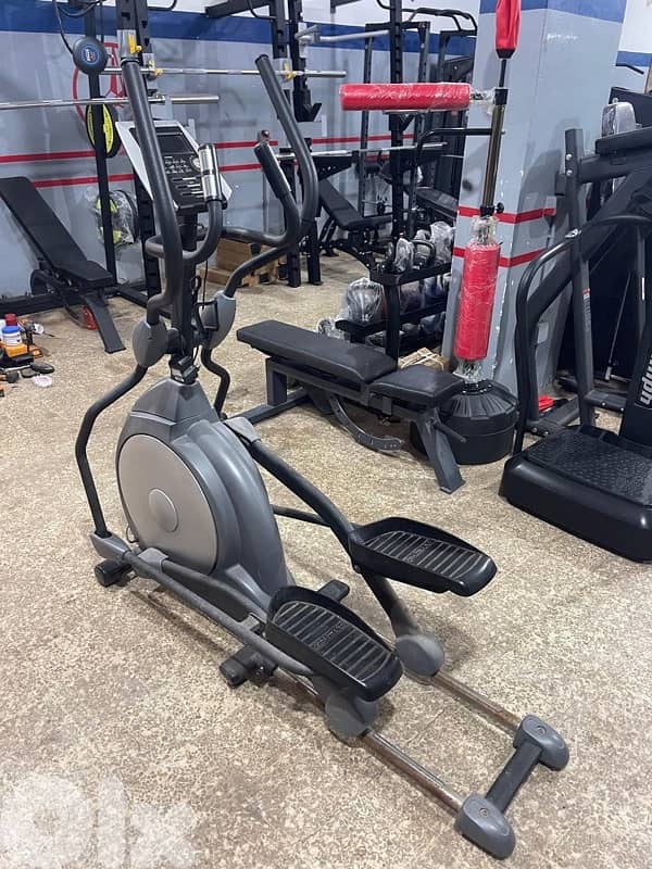 Spirit elliptical like new heavy duty hold up to 140kg 3