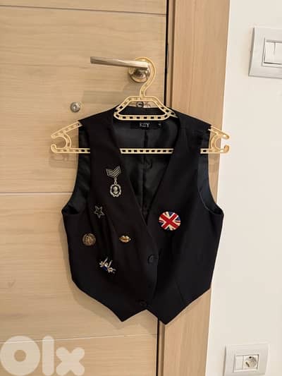 metal decor v-neck vest size s