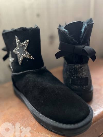 NEW IN TAG SUEDE UGG