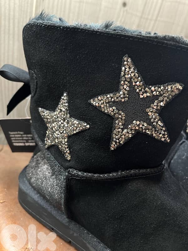 NEW IN TAG SUEDE UGG 2