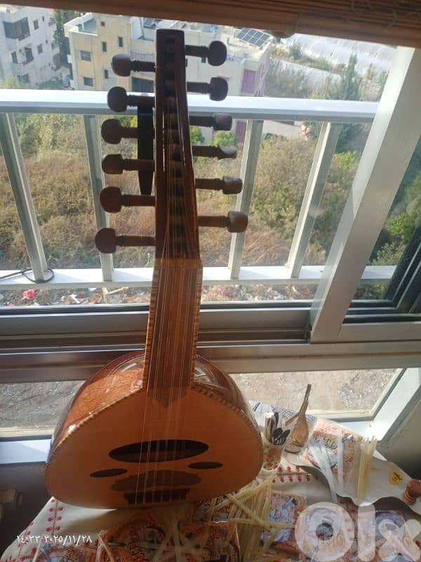 عود  بسعر 110$ فقط مع شنطة وريش 5