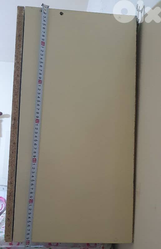 خزانة  مطبخ  نضيف عدد ١ طول ٦٠ عرض٧٠  غمق ٣٢  بيروت ٣٠ دولار  ٠٣٧٢٣٨٩٥ 7