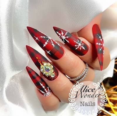 nail artist