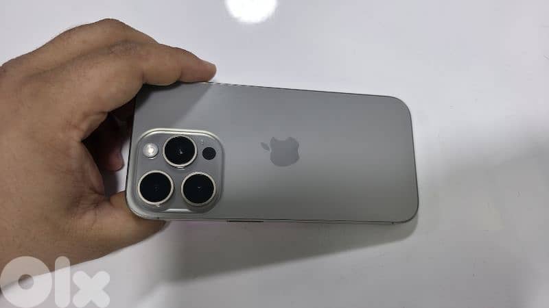 iphone 15 pro 256gb titanium like new 1