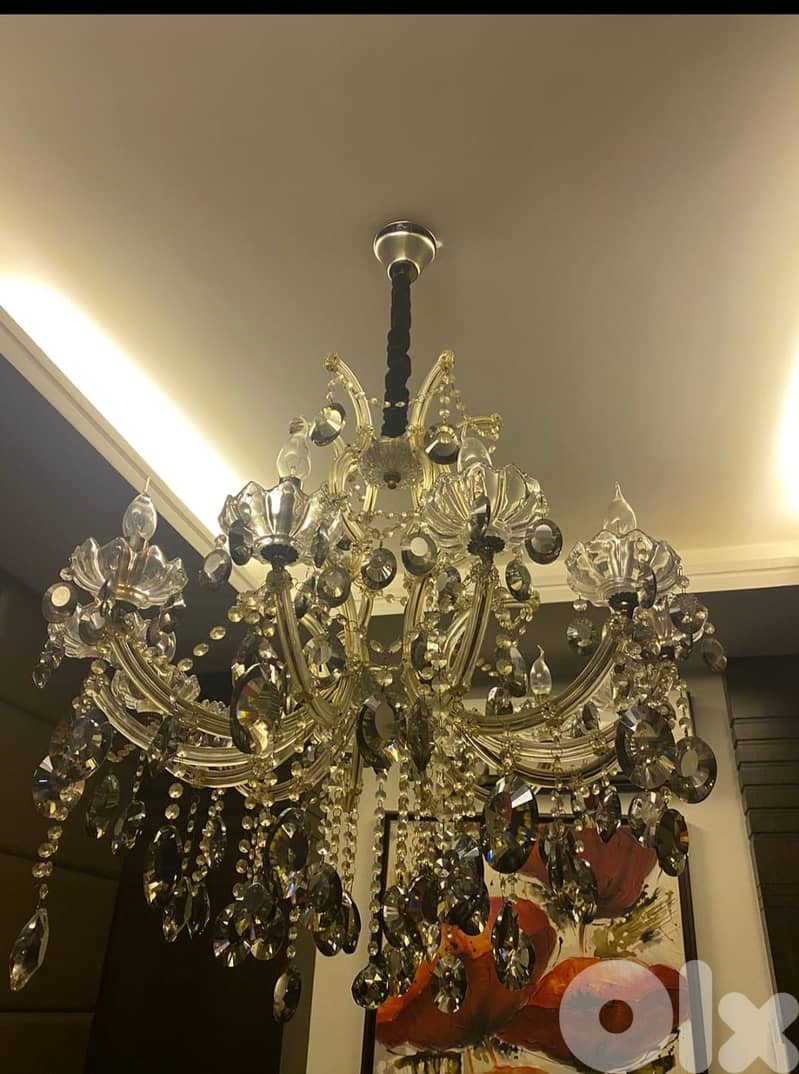 Chandelier 0