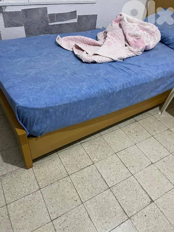 bed and mattress 0