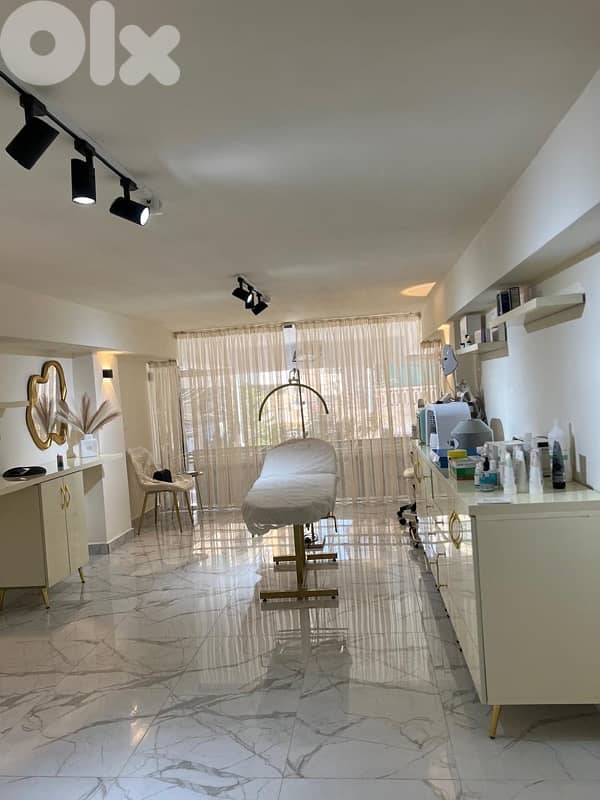 beauty salon tools and equipment for sale 0