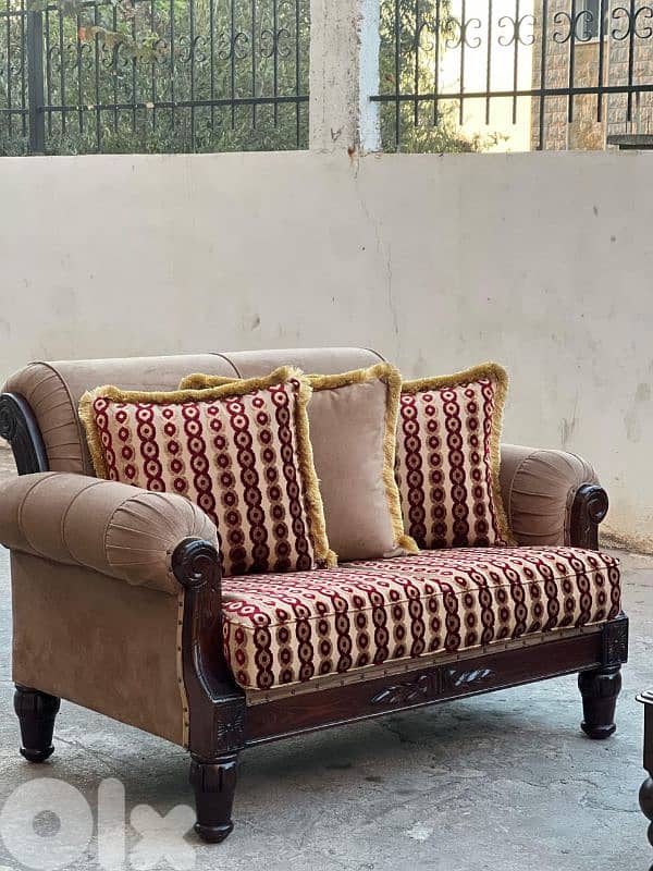 صالون ملكي خشب زان مستعمل بحالة جديدة 0